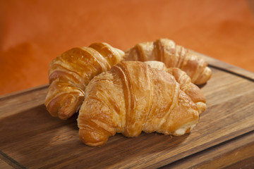 colazione con cornetti al forno