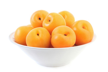 Apricots in bowl