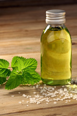 Pflegeöl mit Minze und Badesalz