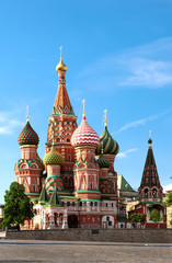 Fototapeta na wymiar St.Basil's Cathedral on the Red Square in Moscow