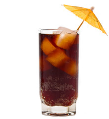 a glass of soda with ice
