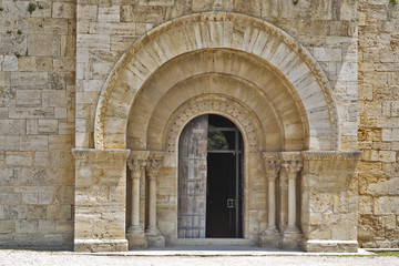 Fototapeta na wymiar Kościół 12-ty portal w., Hiszpania