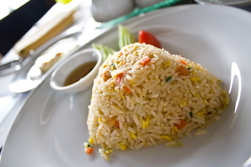 Fried rice with egg and carrot