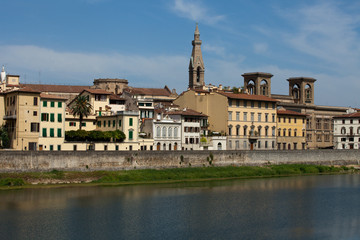Fototapeta na wymiar Florence - buildings along the Arno River