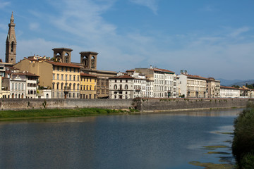 Fototapeta na wymiar Florence - buildings along the Arno River