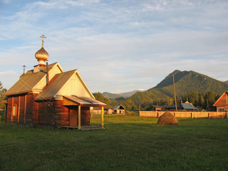 Fototapeta na wymiar Kościół św proroka Eliasza. Góry Ałtaj