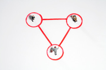 Dreieck mit Geschäftsmännern.