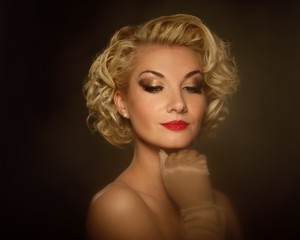 Fototapeta premium Retro woman portrait