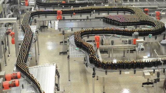 Fliessband Getr&auml;nkeabf&uuml;llung Brauerei/Conveyor Bottling Brewery