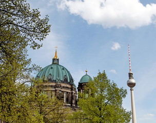 Berliner Dom, Fernsehturm. Berlin. © Bruno Bleu