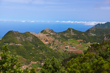 Fototapeta na wymiar Góry w Teneryfa - wyspy Kanaryjskie