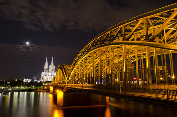 Köln bei Mondschein