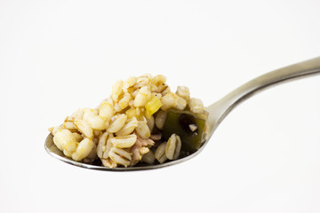 Isalata di farro sul cucchiail