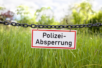 Schild Polizei-Absperrung