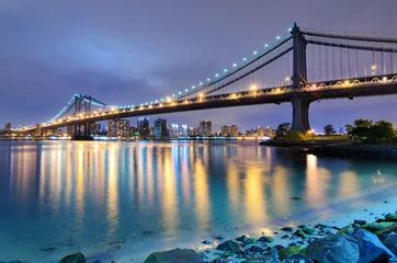 Papier Peint photo New York Manhattan Bridge Spans the East River towards Manhattan