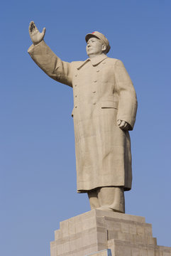 Fototapeta mao's statue in kashgar, china