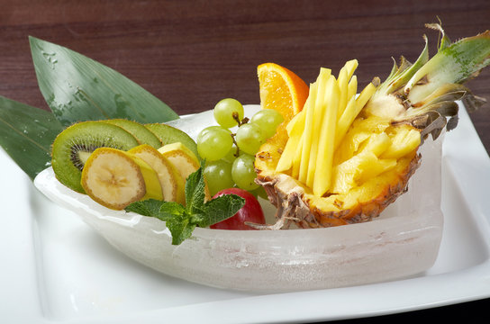 Salad whit tropical fruit and vegetables