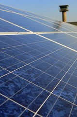 Montage Solarmodule im Solarpark