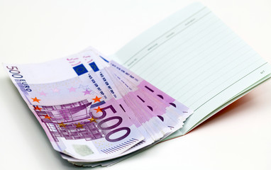 Geld aufs Sparbuch bringen