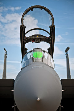 McDonnel Douglas F-15 Eagle en face