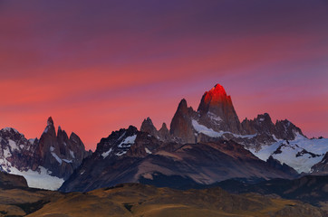 Mount Fitz Roy at sunrise, Patagonia, Argentina - obrazy, fototapety, plakaty