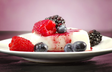 greedy panna cotta with fresh berries