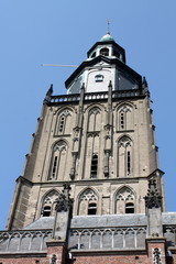 Fototapeta na wymiar Wieża St.walburgis kościoła w Zutphen (Holandia)