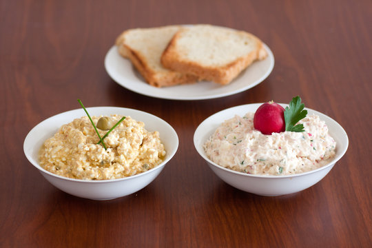 tuna spread and curd spread with kohlrabi and radish