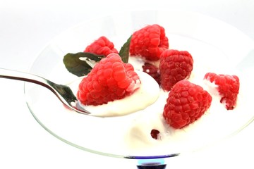 yogurt with raspberries