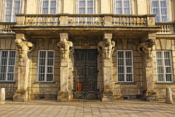 Fototapeta na wymiar Main entrance of the Museum of Warsaw University, Poland