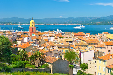 view of Saint-Tropez with sea and blue sky - obrazy, fototapety, plakaty