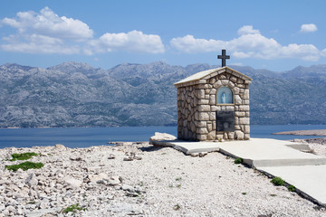 Eine kleine Kapelle auf der Insel Pag