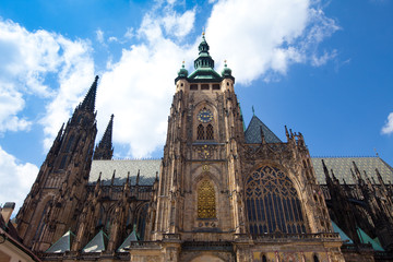 Fototapeta na wymiar ul. Vita `s Cathedral w Pradze