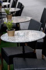 Rauchertisch im Freien