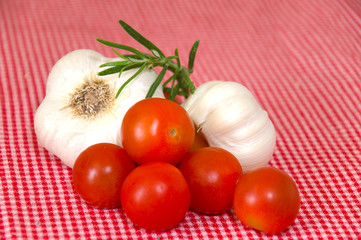Tomaten und Knoblauch
