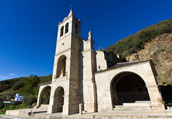Fototapeta na wymiar Kościół Molinaseca
