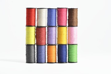 quadrato di fili colorati