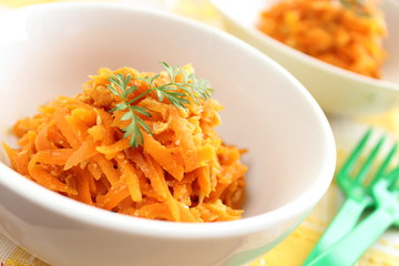 Carrot and canned tuna stir fly salad