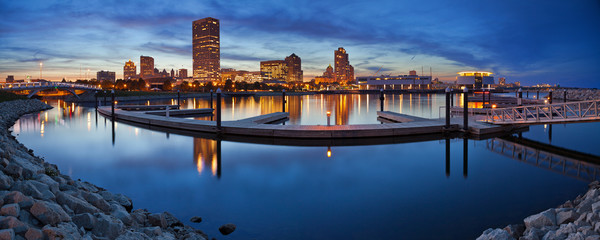 Milwaukee  Panorama. - obrazy, fototapety, plakaty