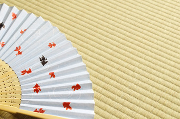 扇子　畳　きんぎょ