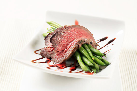 Roast beef and string beans
