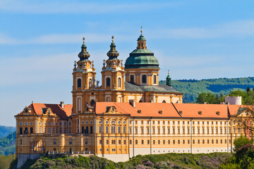 Fototapeta na wymiar Melk - Słynny barokowy Abbey (Stift Melk), Austria