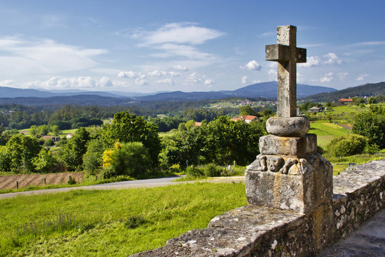 Cruz sobre el valle