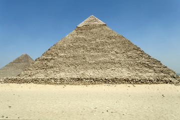Fototapeta na wymiar Niezwykły widok na piramidy w Kairze Egypy