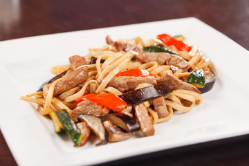 noodle with beef and vegetables