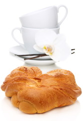 Bun in the heart-shaped, cups and flower.