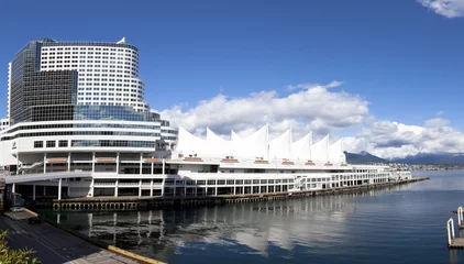 Zelfklevend Fotobehang Vancouver harbour, the north shore and canada place © liquid studios