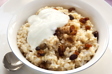Brown Rice Porridge with Sultanas