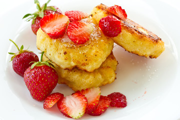 cheesecakes with strawberries