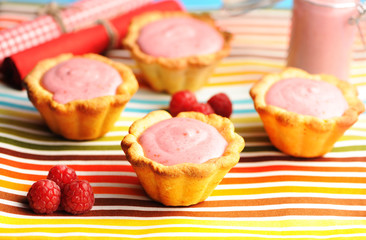 Cake with raspberry yogurt dessert